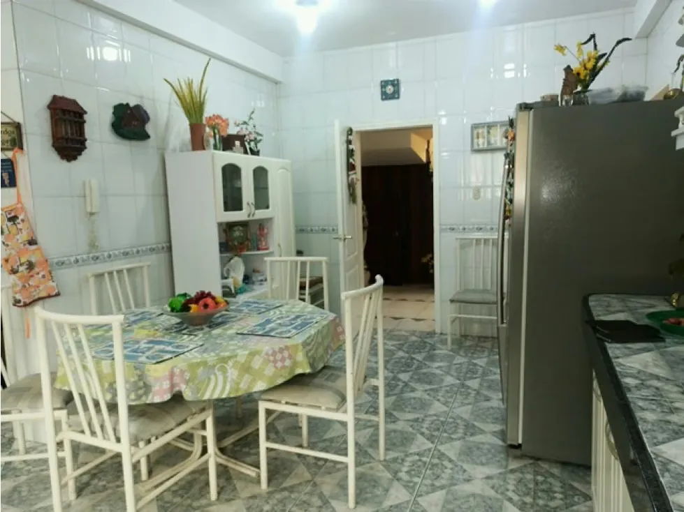 Casa de 1713mrts se vende km 23 el Junquito - El Tibrón - 6h/4b/25E - 27