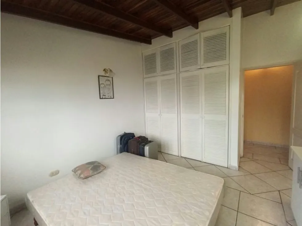 Casa de 1713mrts se vende km 23 el Junquito - El Tibrón - 6h/4b/25E - 39