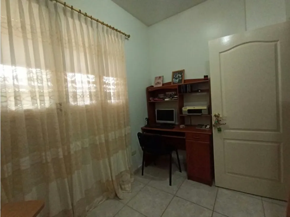 Casa de 1713mrts se vende km 23 el Junquito - El Tibrón - 6h/4b/25E - 49