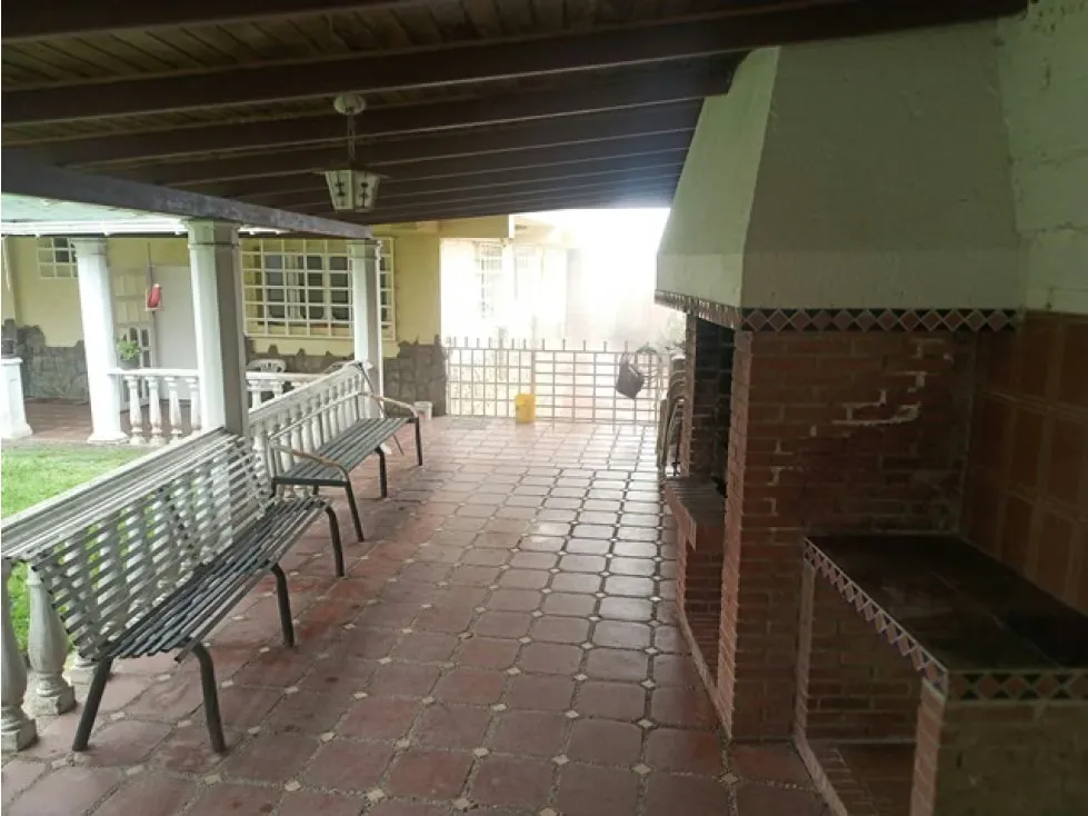 Casa de 1713mrts se vende km 23 el Junquito - El Tibrón - 6h/4b/25E - 60