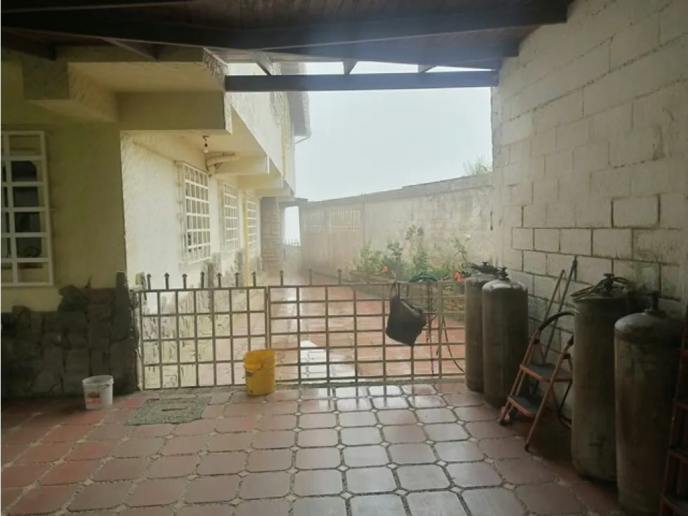 Casa de 1713mrts se vende km 23 el Junquito - El Tibrón - 6h/4b/25E - 61