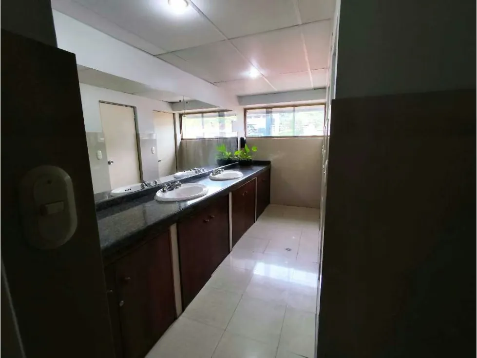 Se alquila cubiculo/oficina 5m2 La Trinidad 2284 - 18