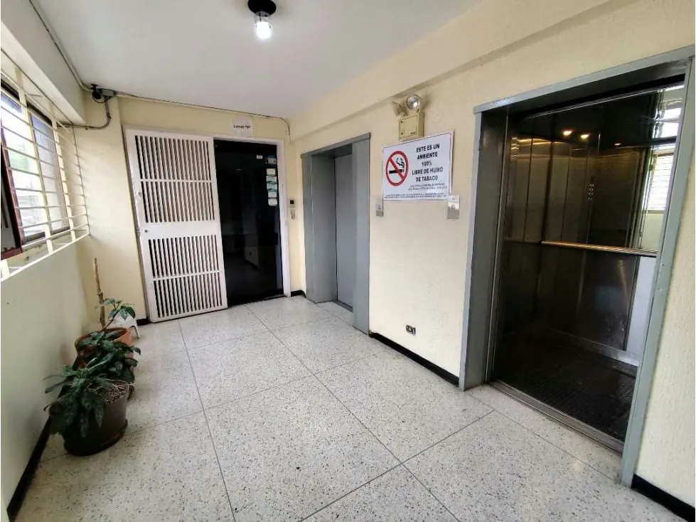 Se alquila cubiculo/oficina 5m2 La Trinidad 2284 - 23