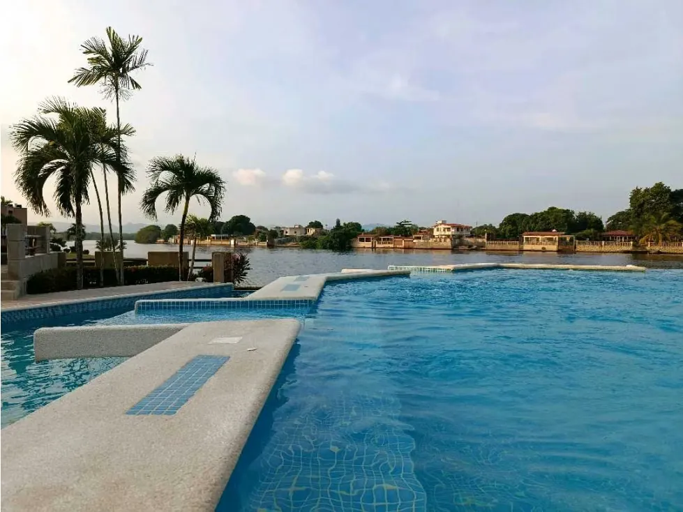Vendo TH 230m2 Puerto Encantado 8557 - 47