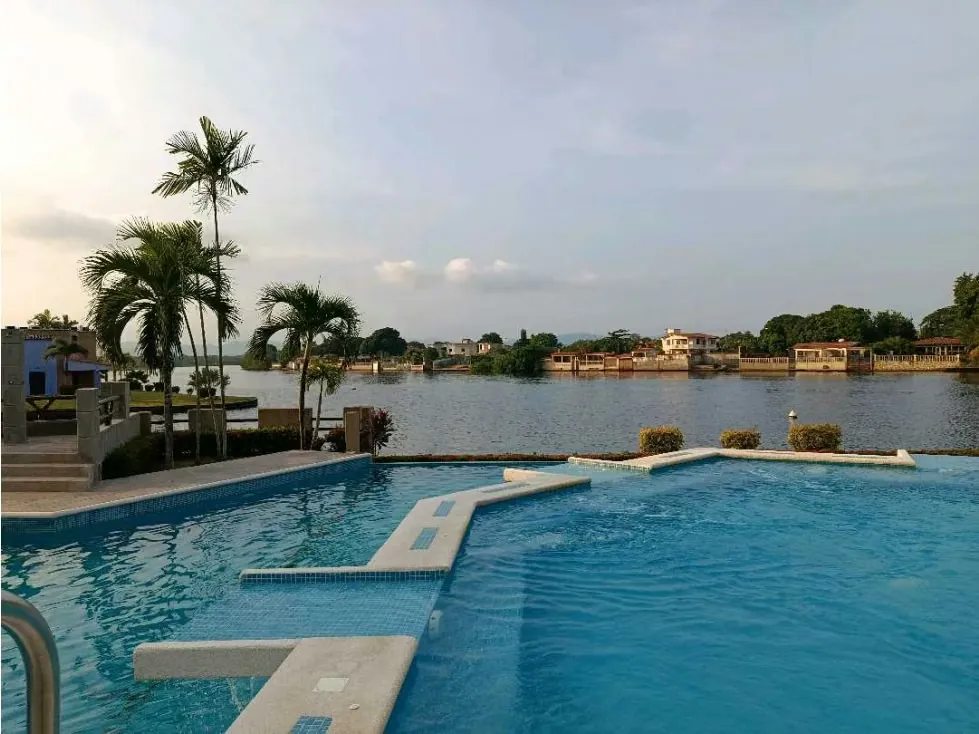 Vendo TH 230m2 Puerto Encantado 8557 - 48