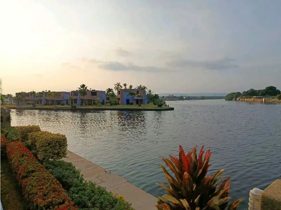 Vendo TH 230m2 Puerto Encantado 8557 - 50