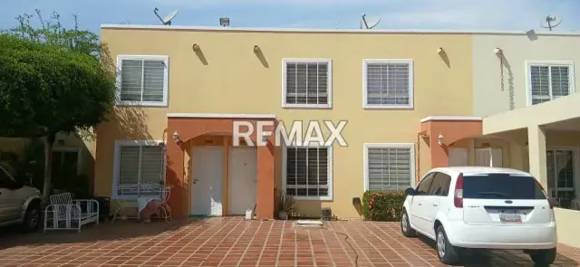 En venta Thowhouse en la lagunita - 2