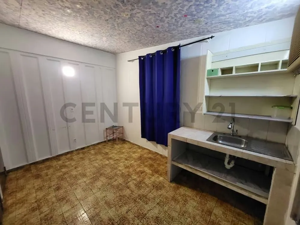Estudio práctico en Fundación Mendoza: tu espacio privado en Barcelona