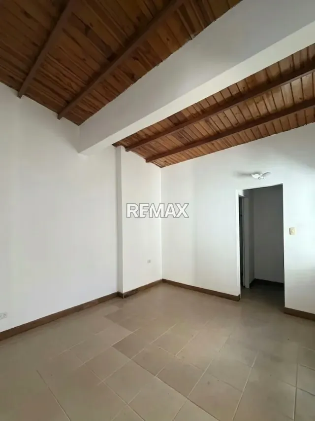 En venta casa los cerezos 2 - 4
