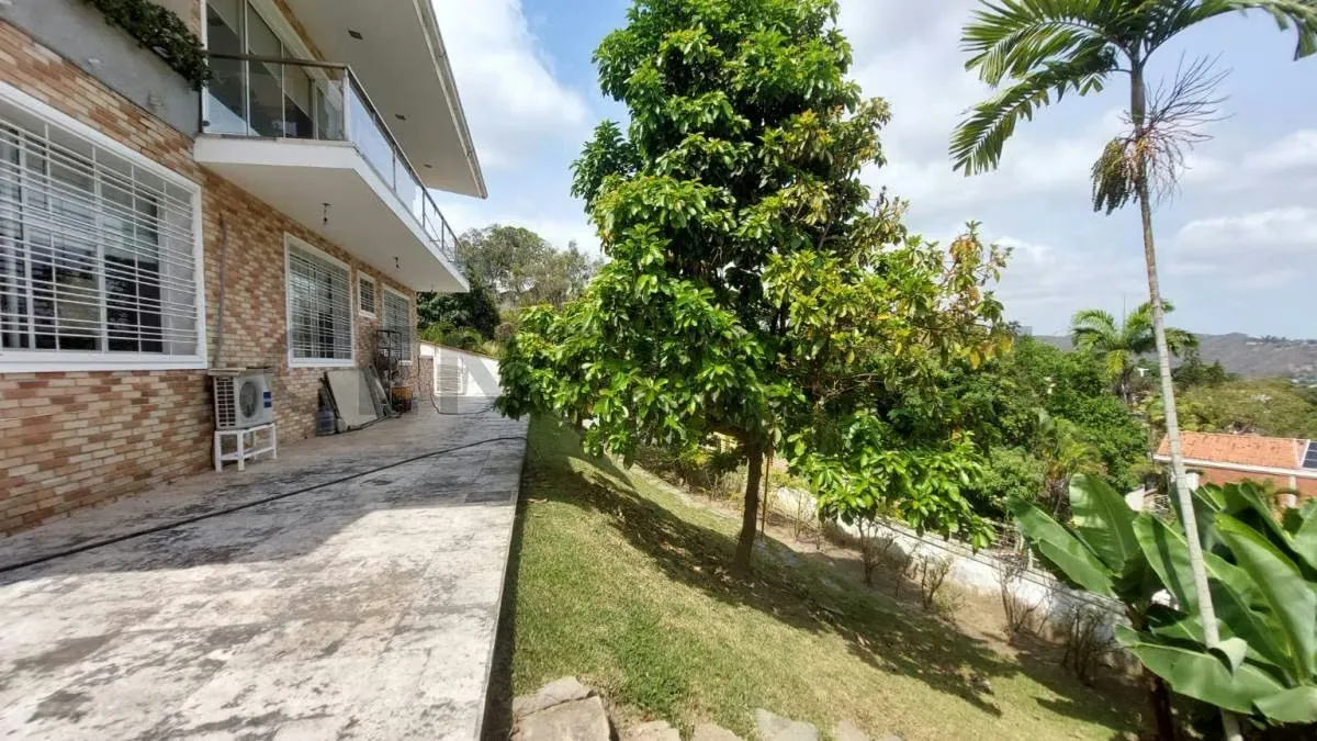 Hermosa Casa en Venta en Lomas del Club Hípico - 11