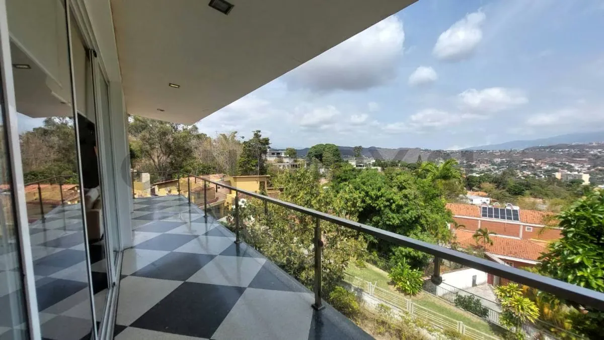 Hermosa Casa en Venta en Lomas del Club Hípico - 5