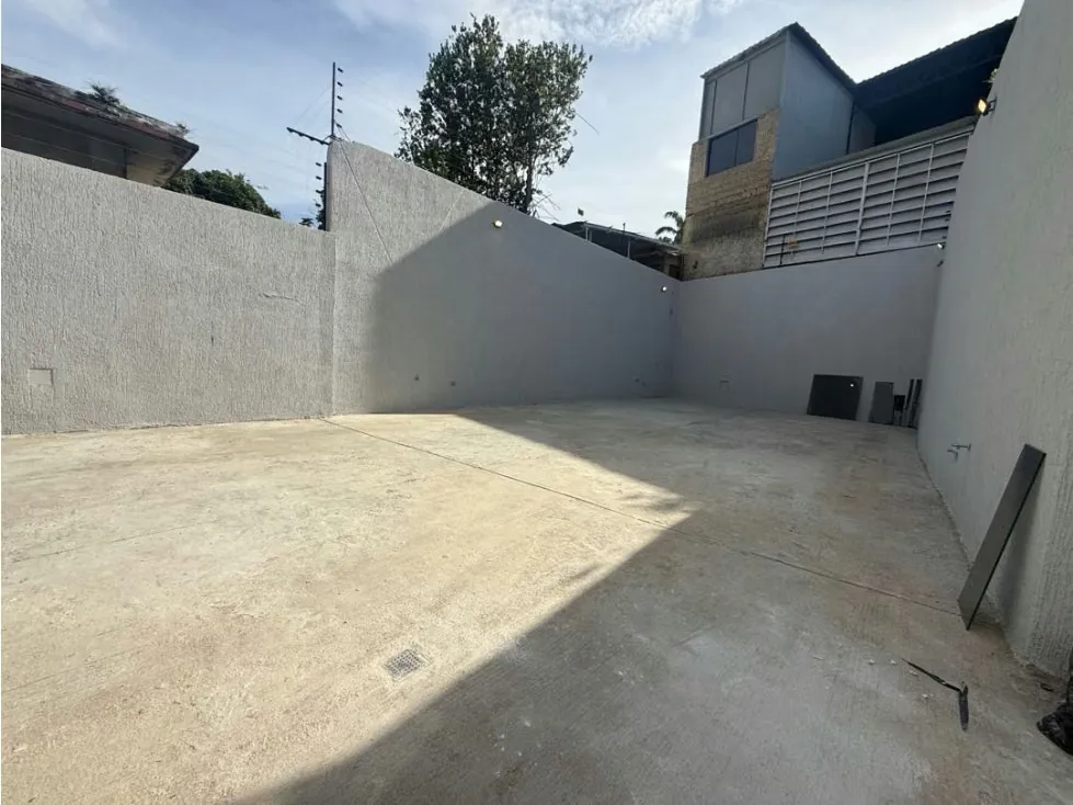 Alquiler Casa Comercial a 3minutos de Las Mercedes • San Román • 420m - 8