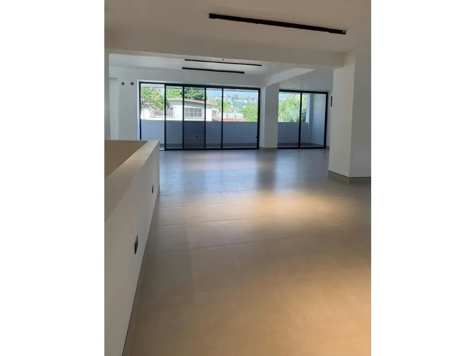 Alquiler Casa Comercial a 3minutos de Las Mercedes • San Román • 420m - 10