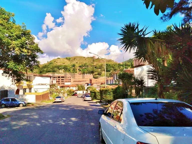 En venta terreno, ubicado en la urbanización Piedra Azul, municipio Baruta - 4