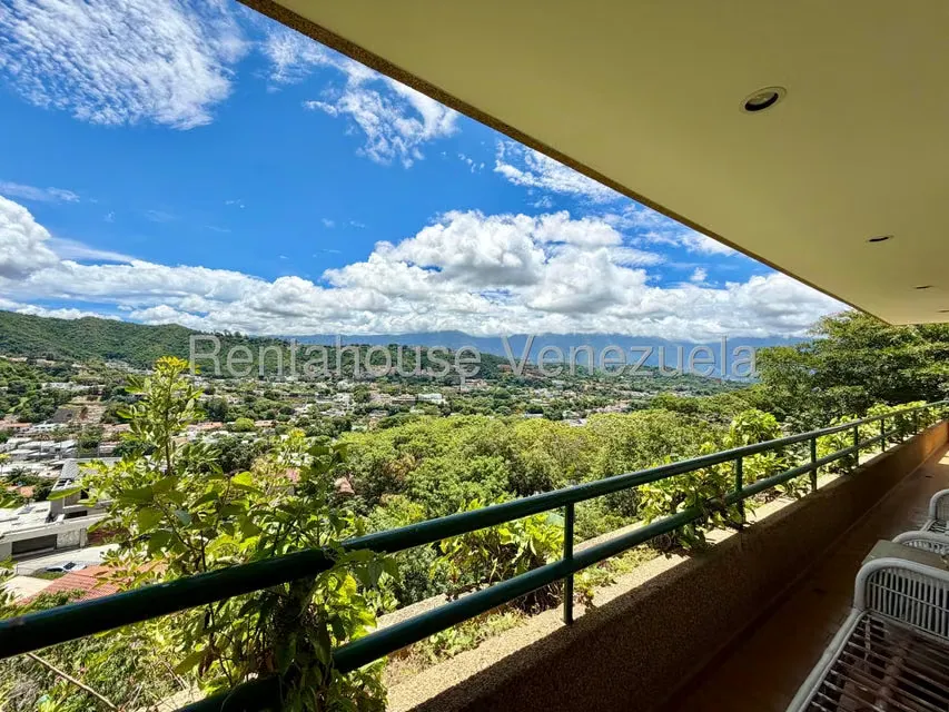 Apartamento (1 Nivel) en Alquiler en Prados del Este, Distrito Metropolitano - 2