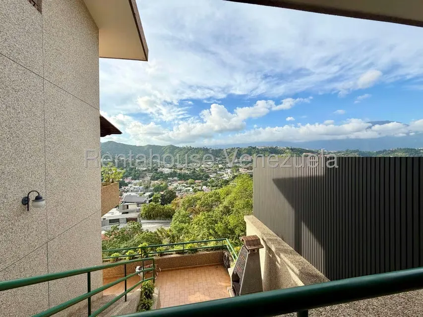 Apartamento (1 Nivel) en Alquiler en Prados del Este, Distrito Metropolitano - 11