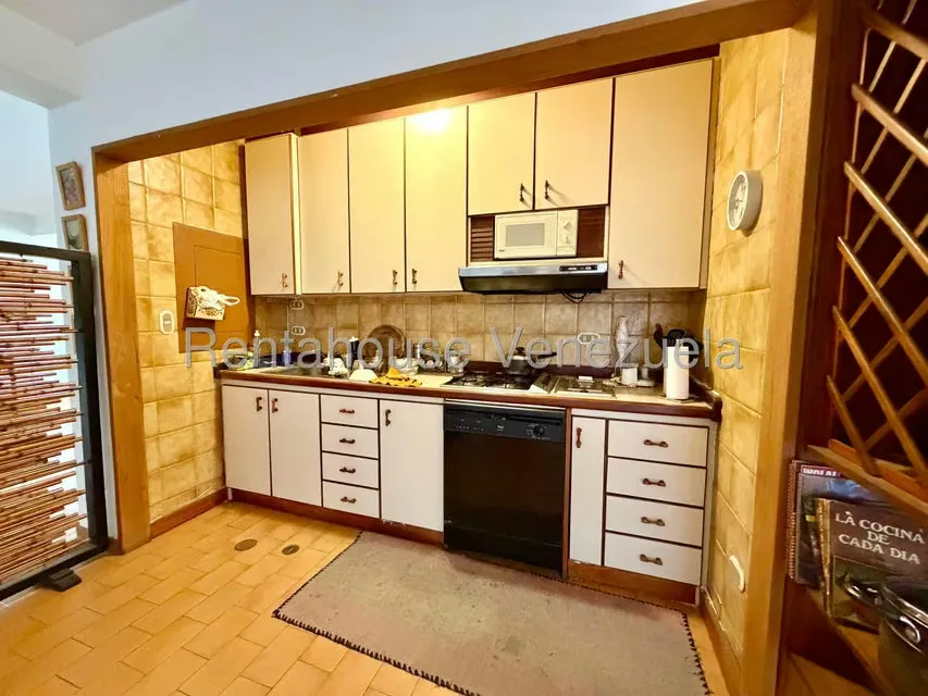 Apartamento (1 Nivel) en Alquiler en Prados del Este, Distrito Metropolitano - 4