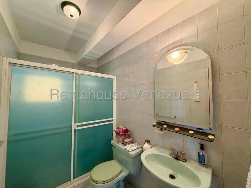 Apartamento (1 Nivel) en Alquiler en Prados del Este, Distrito Metropolitano - 9