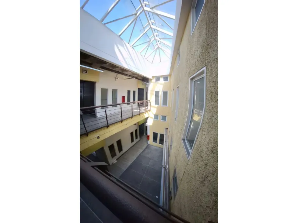 Se vende C.Comercial El Prado 1.500m2, Nuevo- Los Rosales - RG - 6