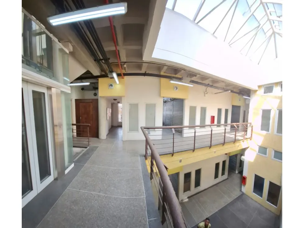 Se vende C.Comercial El Prado 1.500m2, Nuevo- Los Rosales - RG - 7
