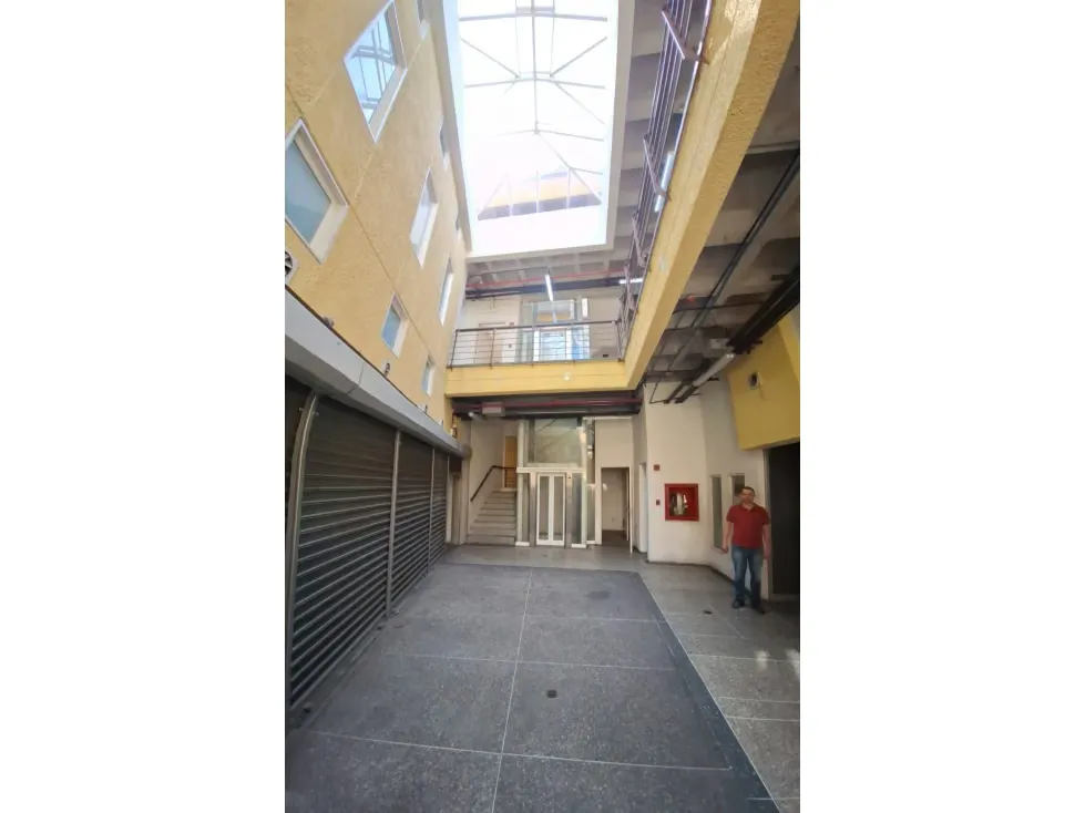 Se vende C.Comercial El Prado 1.500m2, Nuevo- Los Rosales - RG - 8
