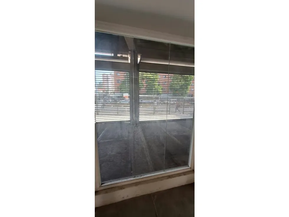 Se vende C.Comercial El Prado 1.500m2, Nuevo- Los Rosales - RG - 9