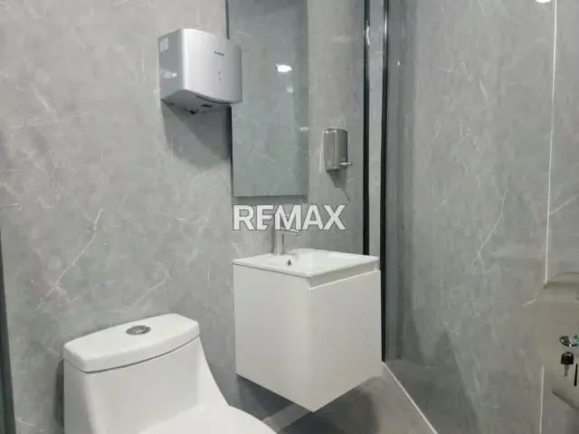 Local Comercial en San Roman - Caracas en Las Mercedes - 12