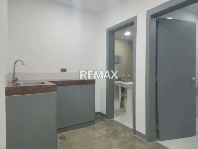 Local Comercial en San Roman - Caracas en Las Mercedes - 10