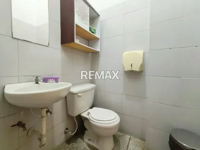 VENTA LOCAL COMERCIAL CALLE RIVAS - 8