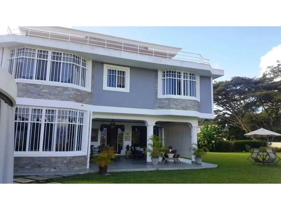 Venta Casa Lomas de La Lagunita 740m2