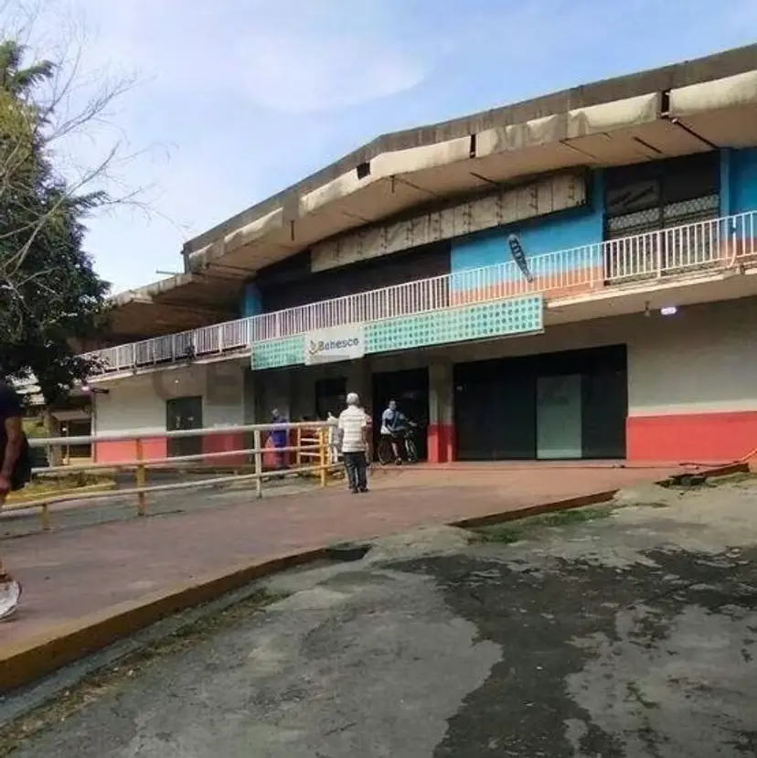 Local para deposito Centro Comercial Trapichito Guarenas