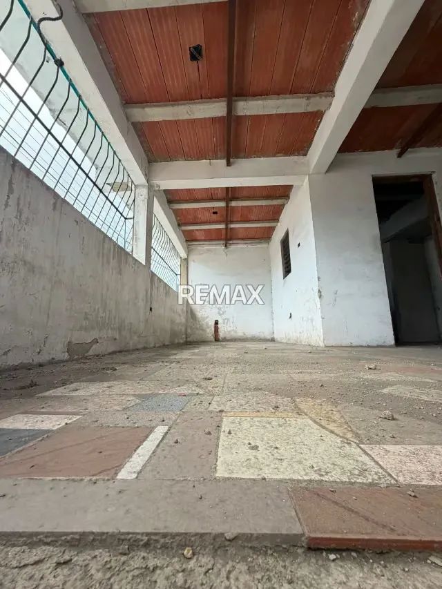 Venta de Casa Comercial con excelente ubicación Calle Arévalo González en Guacara - 3