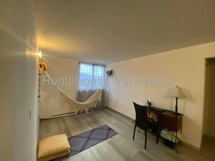 Apartamento (1 Nivel) en Venta en Colinas de La Tahona, Distrito Metropolitano - 13