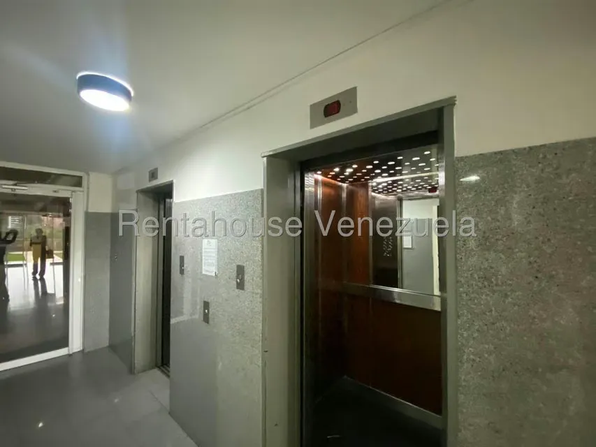 Apartamento (1 Nivel) en Venta en Colinas de La Tahona, Distrito Metropolitano - 23