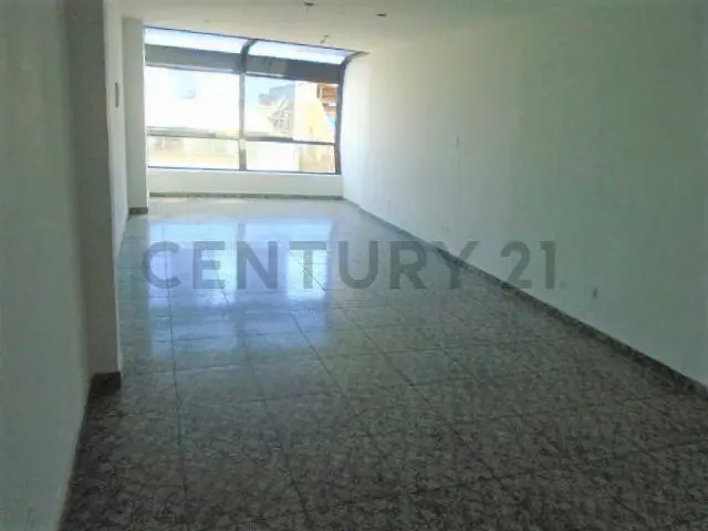 Excelente Edificio Comercial y de Oficinas - 12