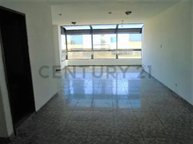 Excelente Edificio Comercial y de Oficinas - 15