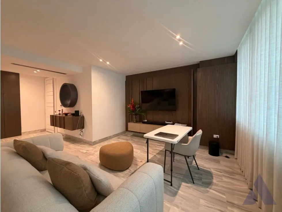Vendo apartamento dúplex 310m2 Los Naranjos de Las Mercedes 1913 - 23
