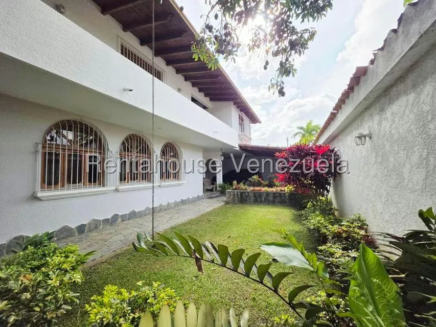 Casa (Duplex) en Venta en Lomas de La Lagunita, Distrito Metropolitano - 2