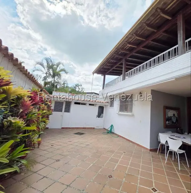 Casa (Duplex) en Venta en Lomas de La Lagunita, Distrito Metropolitano - 25
