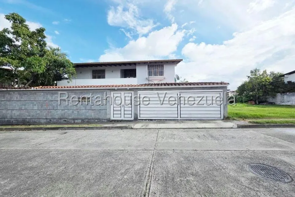 Casa (Duplex) en Venta en Lomas de La Lagunita, Distrito Metropolitano - 26