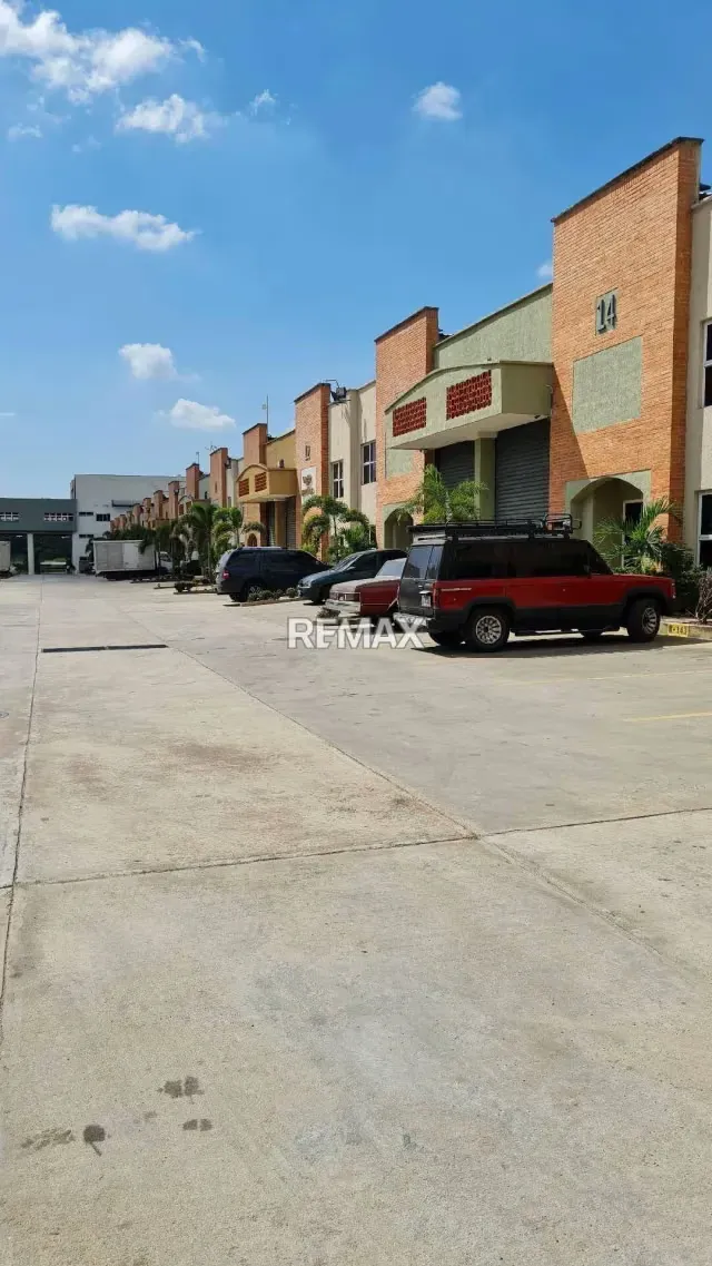Venta de Mini Galpón en Centro Empresarial Norte - 2