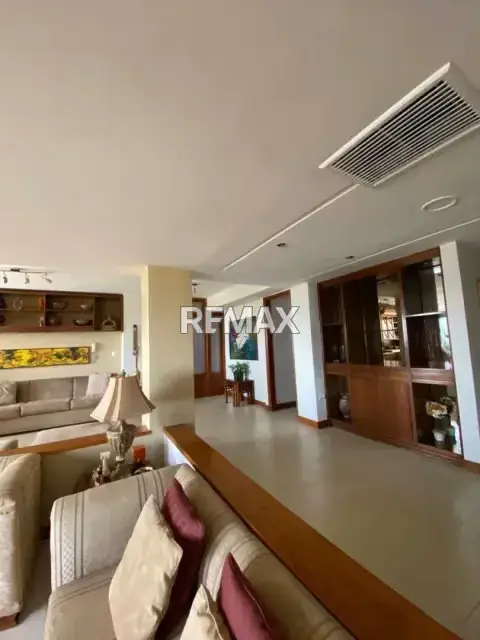 Penthouse Ubicado En La Residencia Tibisay