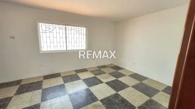 Casa comercial en la Estrella - 2