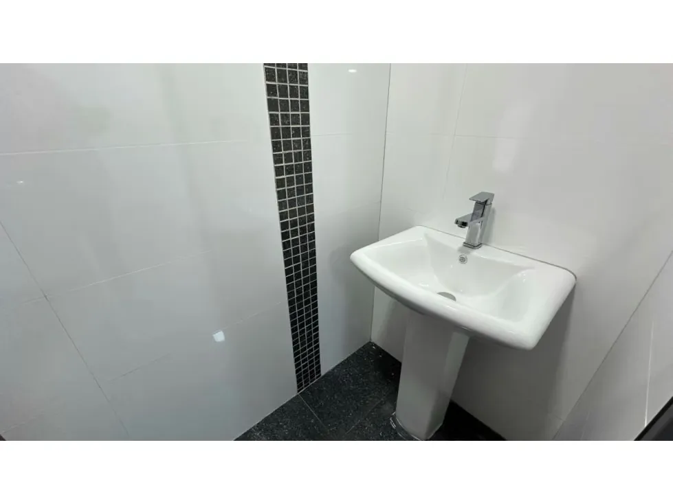 Alquilo oficina 106m2 Torre Xpress Macaracuay 3227 - 11