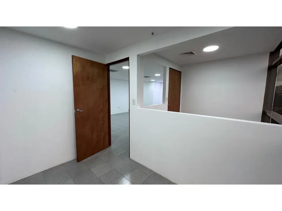 Alquilo oficina 106m2 Torre Xpress Macaracuay 3227 - 14