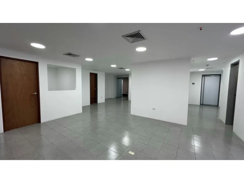 Alquilo oficina 106m2 Torre Xpress Macaracuay 3227 - 17