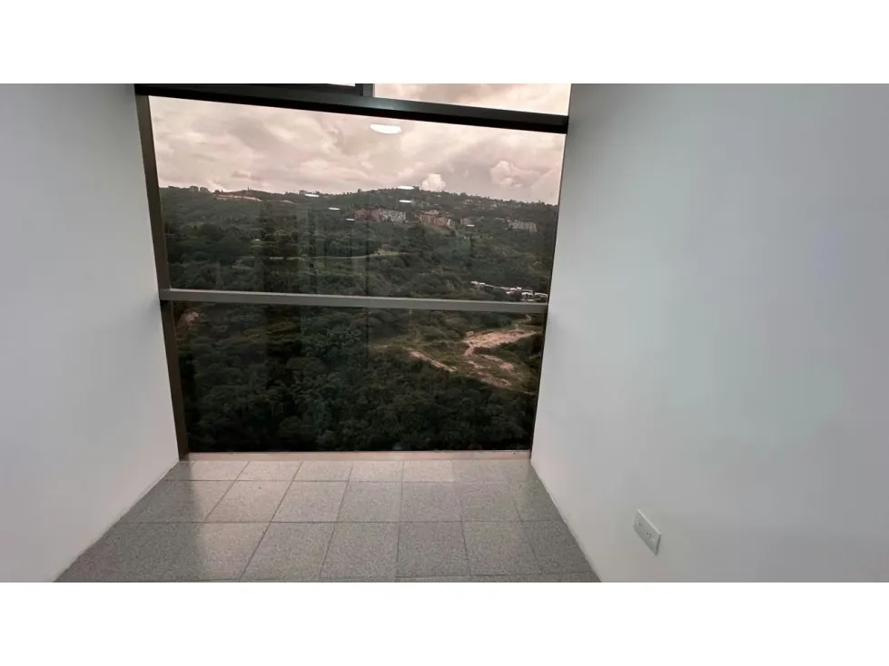 Alquilo oficina 106m2 Torre Xpress Macaracuay 3227 - 24
