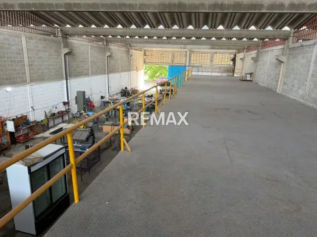 Galpon en zona industrial II - 2