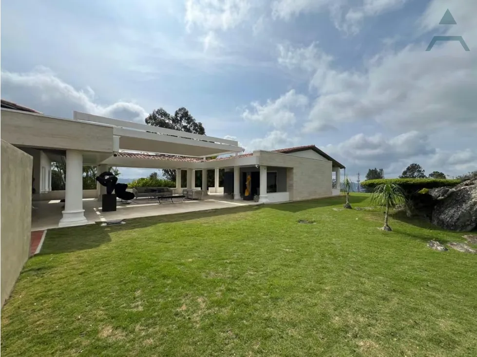 Se vende casa 830m² 4h+2s/5b+s/12p La Lagunita - 2