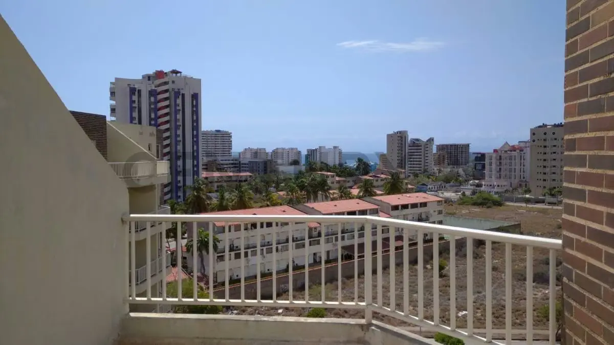 PENTHOUSE EN LA URBANIZACION COSTA AZUL - 2